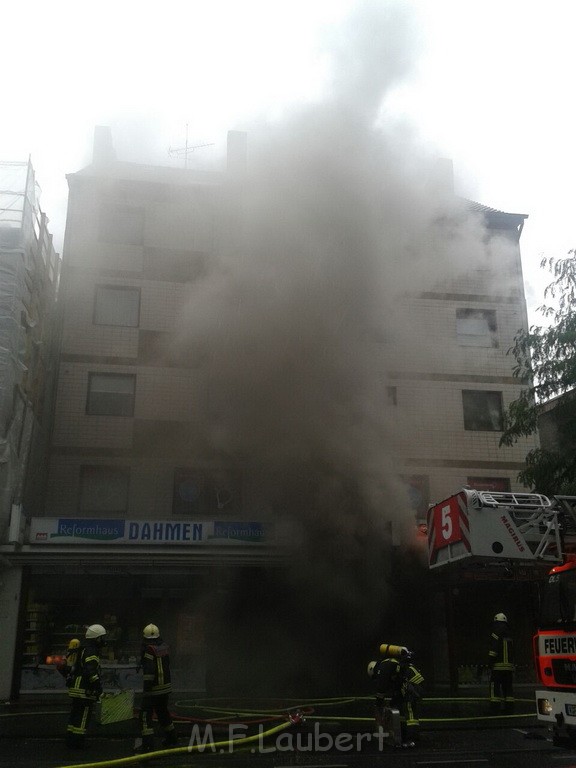 Feuer 2 Koeln Nippes Neusserstr P002.jpg